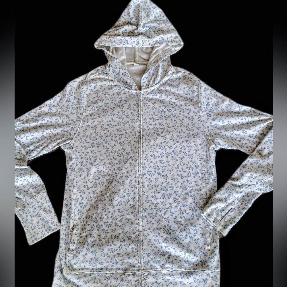 UNIQLO women’s light cotton blend hoodie 
Women’s Large